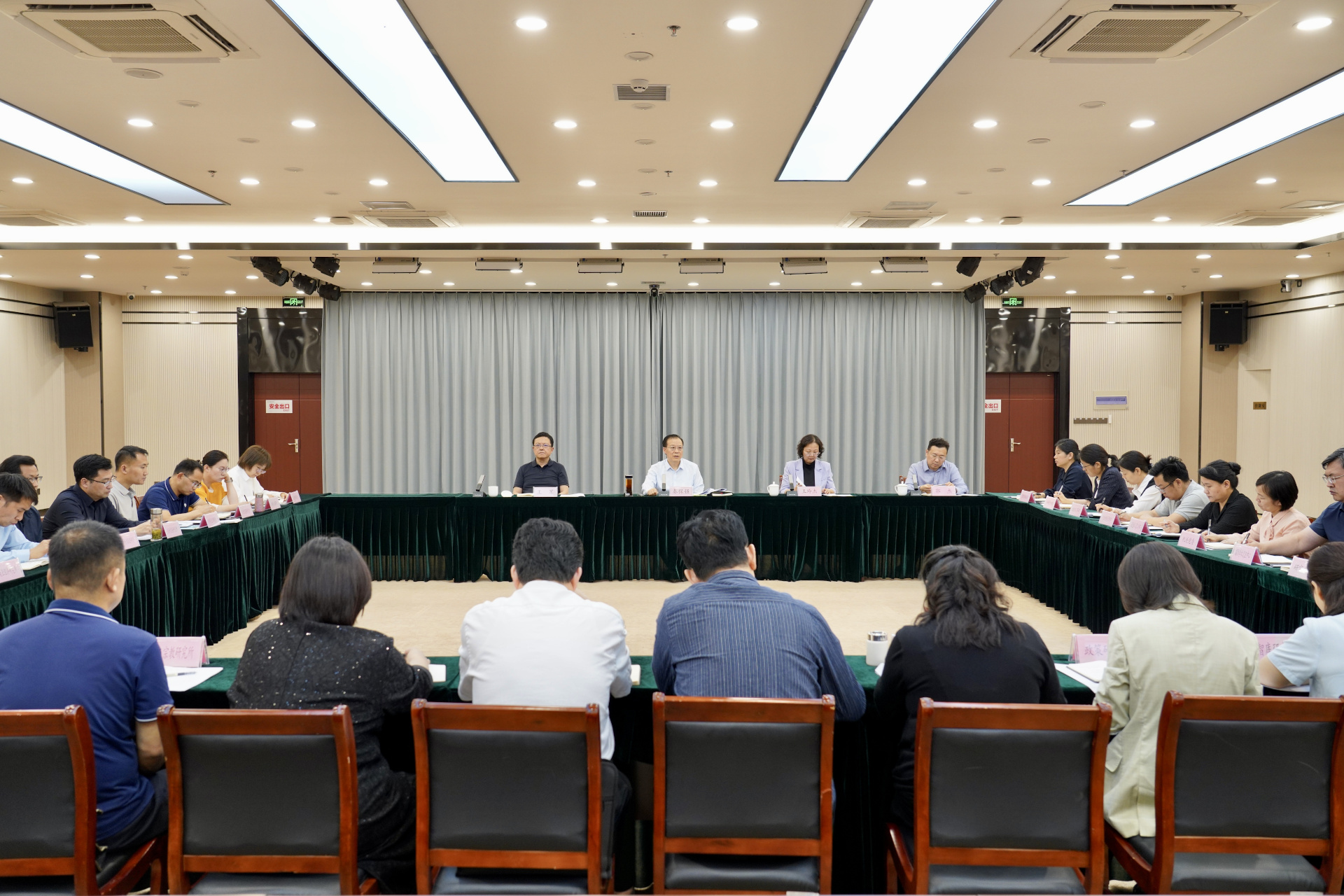 省社科院召开党委扩大会议 深入学习贯彻习近平总书记关于推动哲学社会科学高质量发展的重要指示精神