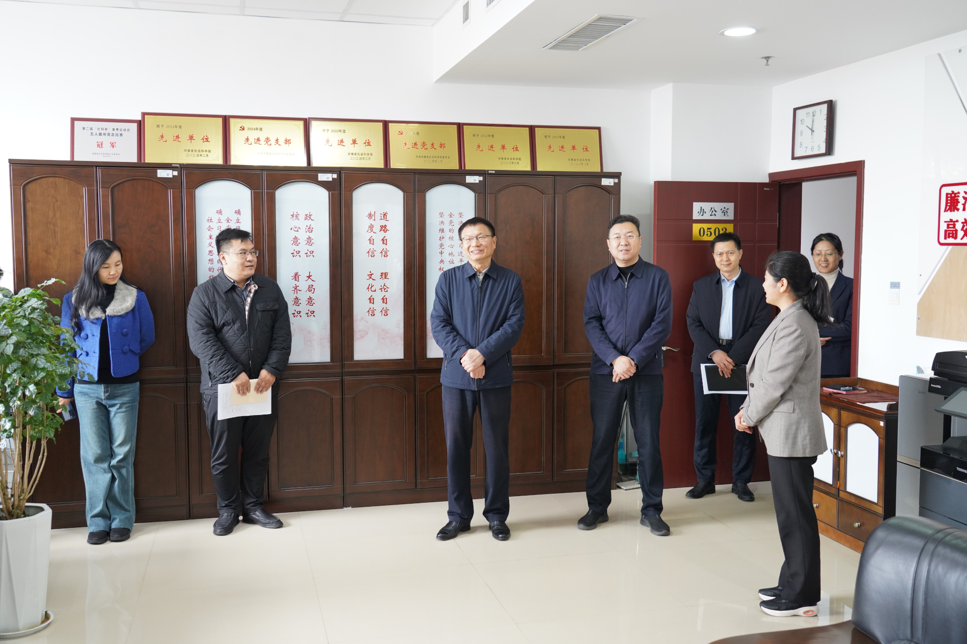 1771921456355442.jpg 3.jpg